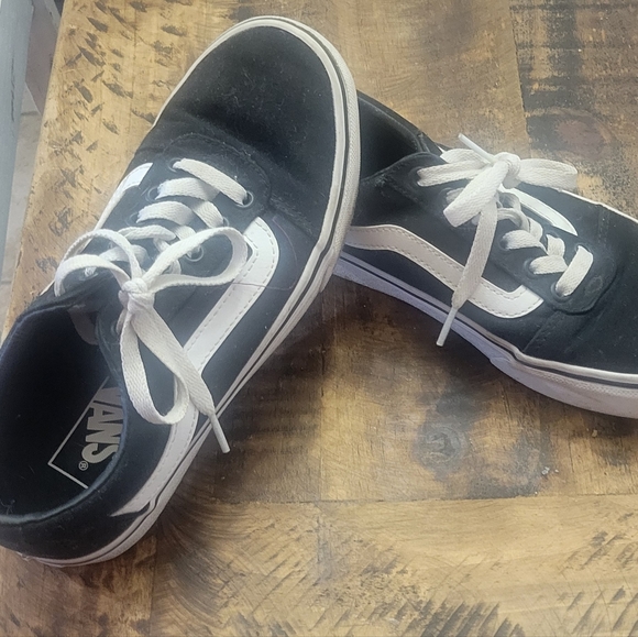 Vans Size 7 - Picture 3 of 4